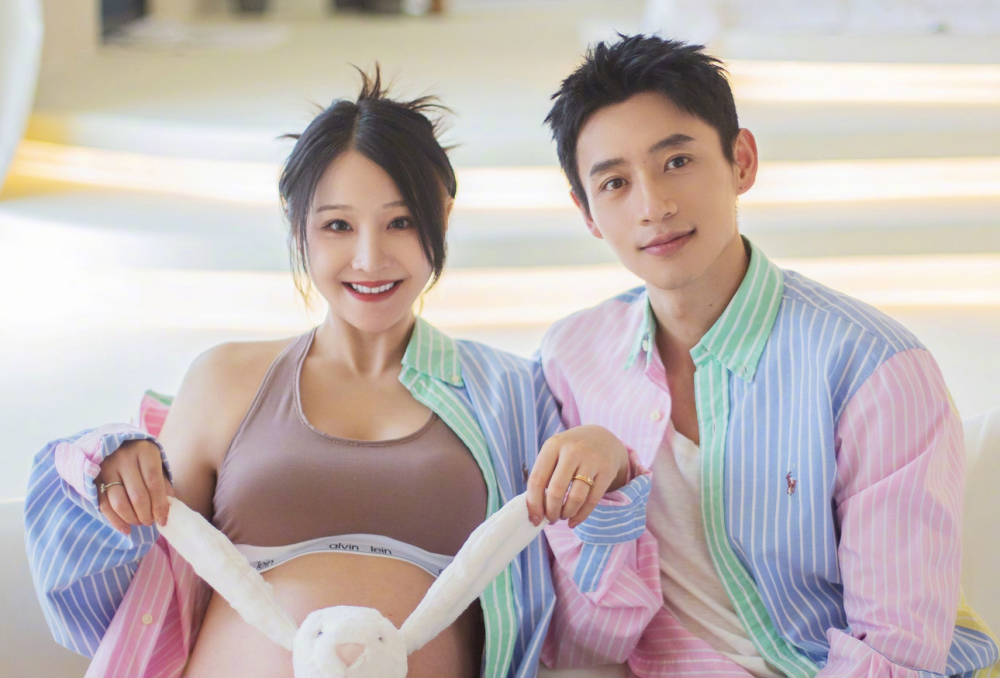 好男人魏晨与爱人相伴近20年,37岁当爸,晒老婆孕照和宝宝脚丫_腾讯
