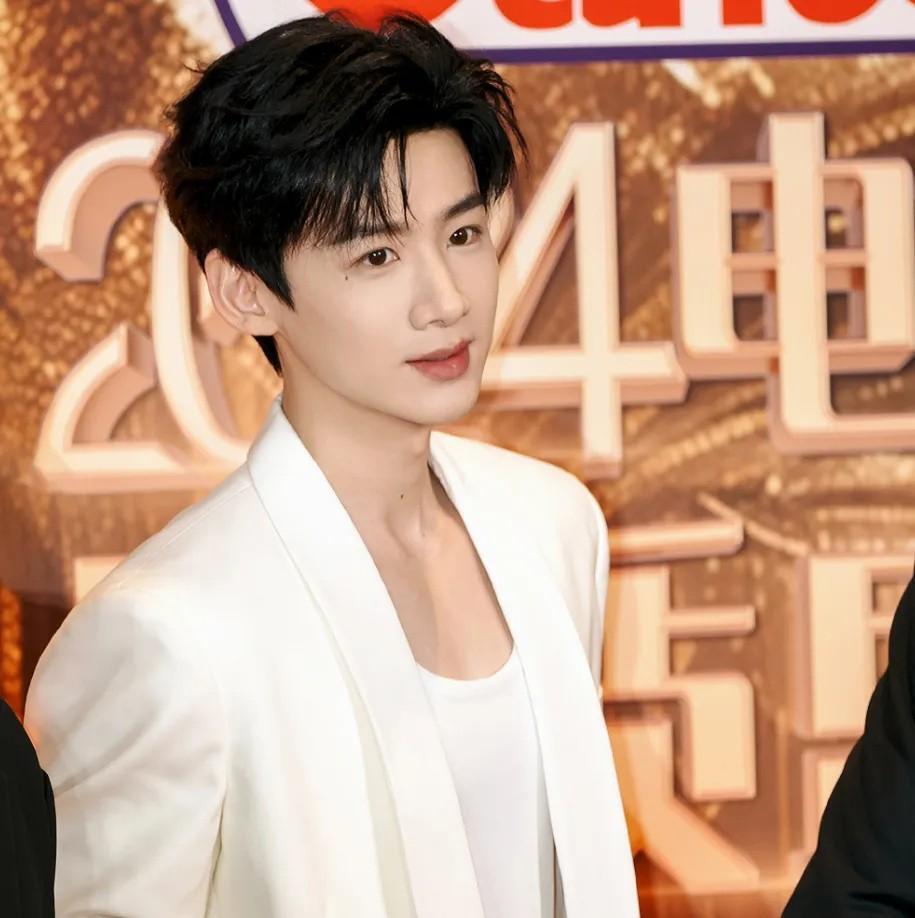 白敬亭玩不起?春山学热度过去后,起诉解读春山学博主!