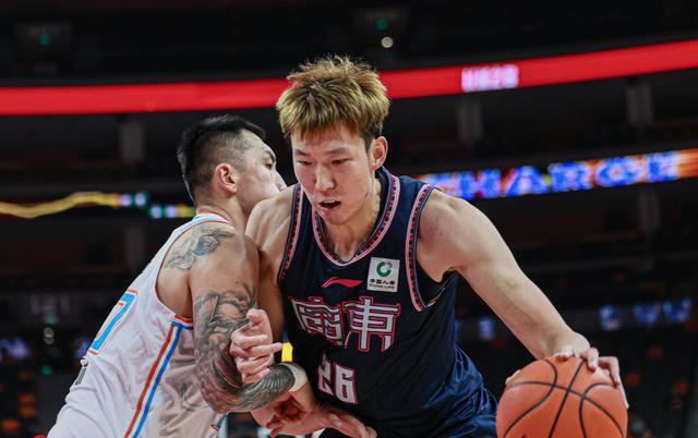 周琦重返广东队,胡明轩让出顶薪,杜锋扬眉吐气