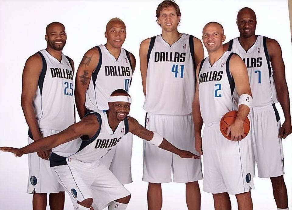 11年诺维茨基单核击败热火三巨头夺冠,为何次年首轮被横扫出局?