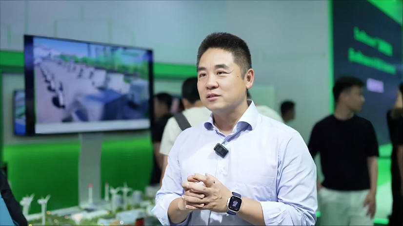 施耐德电气：当AI进入产业主场，核心技术+场景知识带来价值最大化