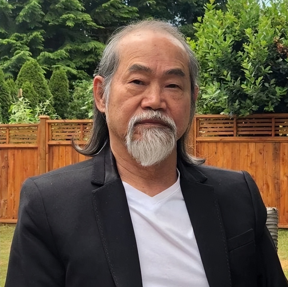 成龙缅怀元奎:与元奎在元家班里一起玩耍得最多,打架也打得最多