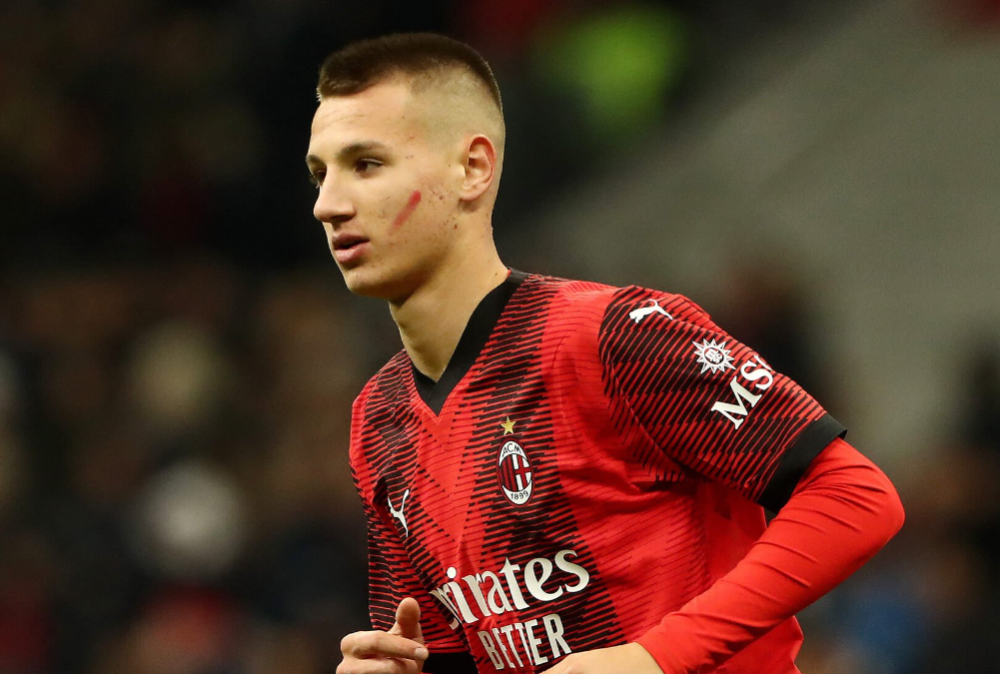 ac米兰b队帅位人选出现两名候选多名青年才俊有望被跨级提拔