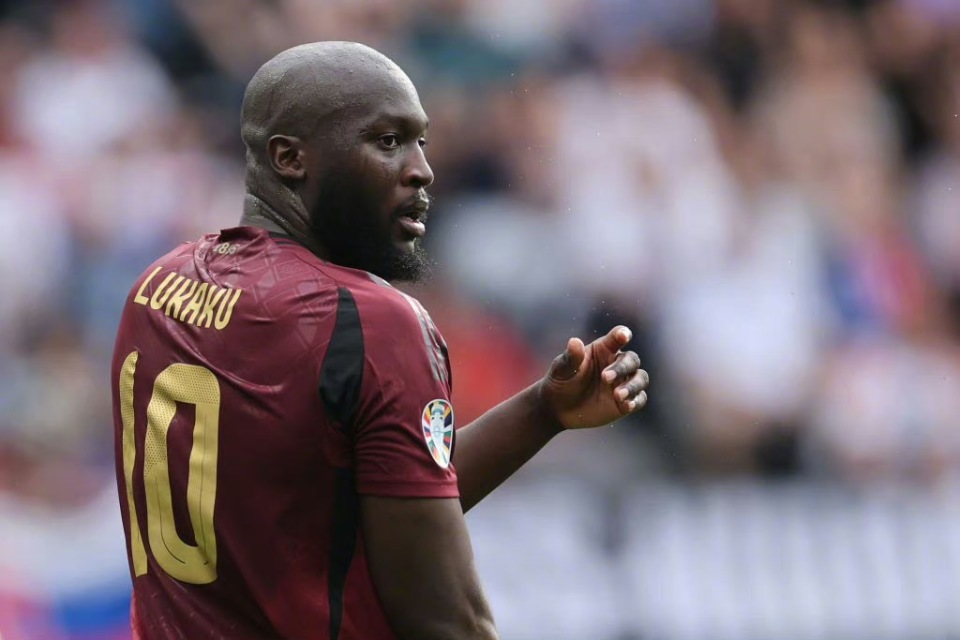 丁丁救主 卢卡库化身喜剧人 比利时起死回生 最乱