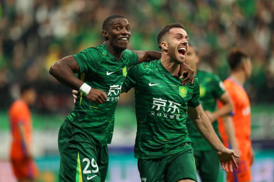 塞鸟头球建功！国安单季狂轰81球，创队史纪录，客场第600球