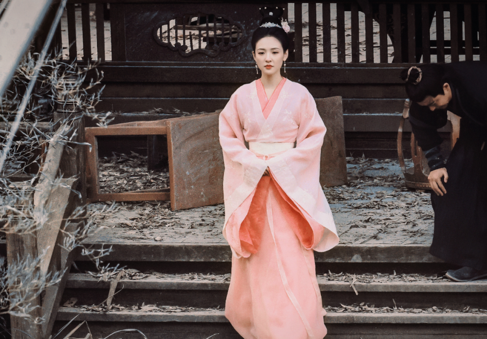 吴倩《九义人》杀青照好美!灵气十足梦回落落,看到男主:期待了!