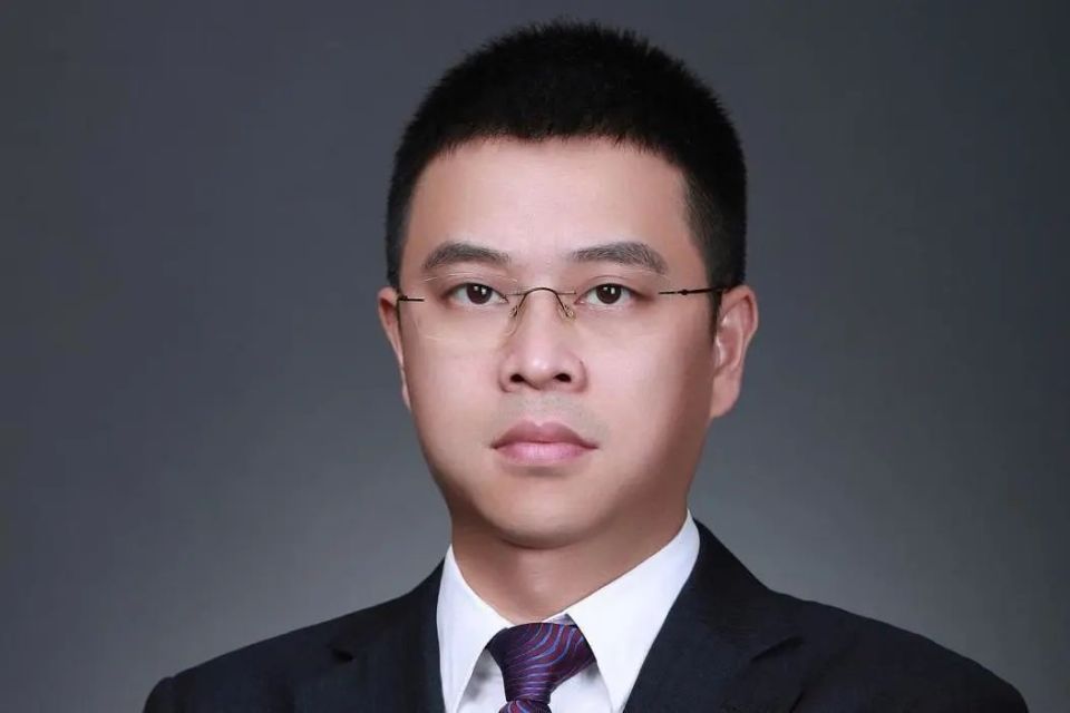 赵长龙卸任恒大地产董事长,却仍然担任总经理兼法定代表人_腾讯新闻