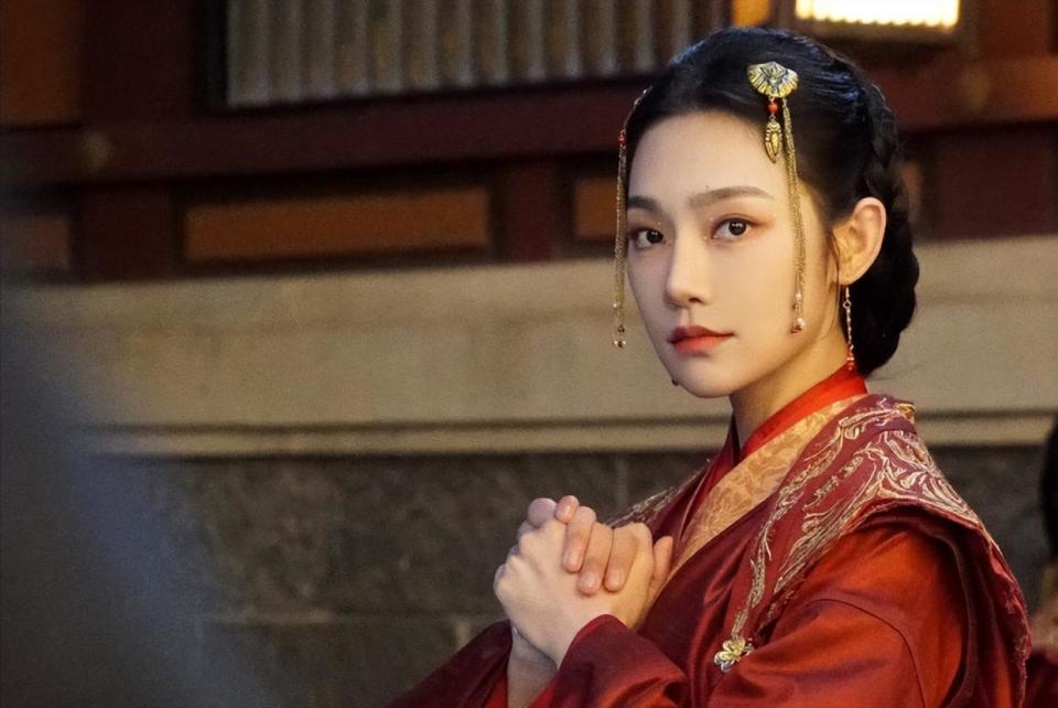 七夜雪　他 演完《云之羽》演《七夜雪》，她挑战蛇蝎美人太惊艳，差点没认出