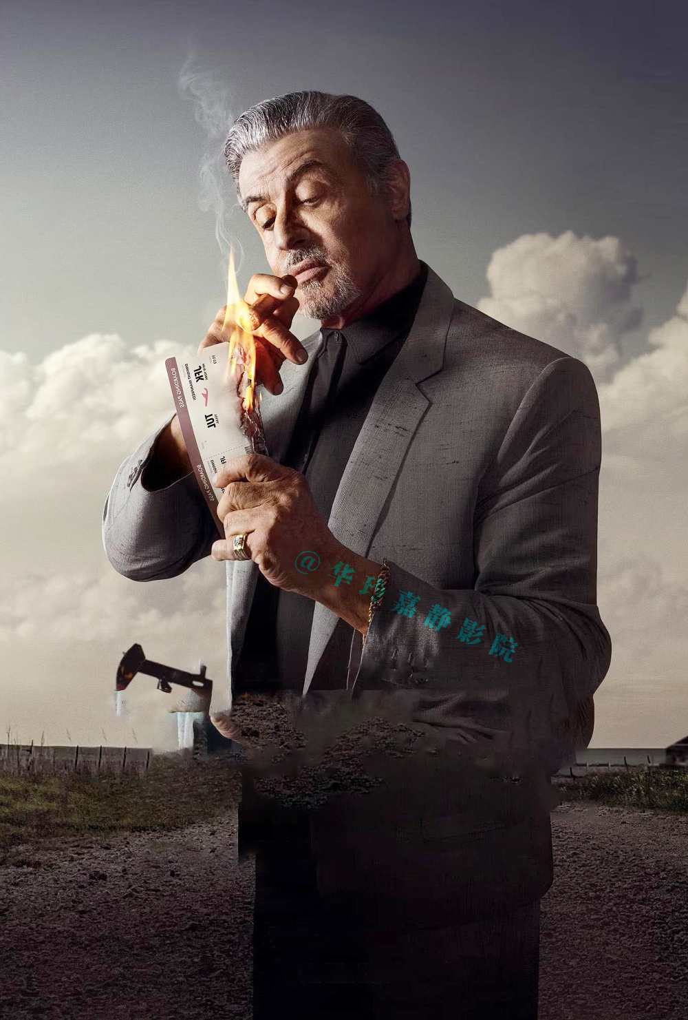 在《洛奇》和《第一滴血》电影系列中,奠定他在好莱坞武打动作巨星的