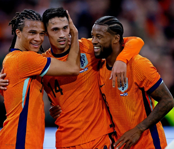 官宣!荷兰欧洲杯大名单:德容领衔 5大顶级中卫坐镇 阵容头轻脚重