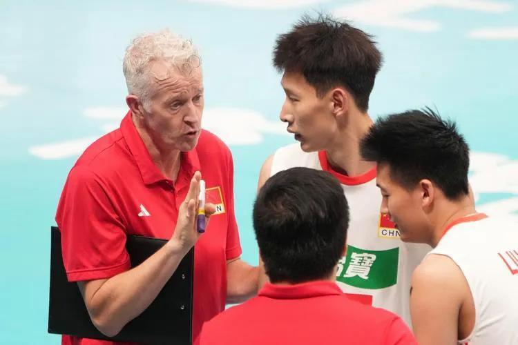 王鹤斌发文对海宁不满!网友:自己差还怪教练!怪不得男排太糟糕