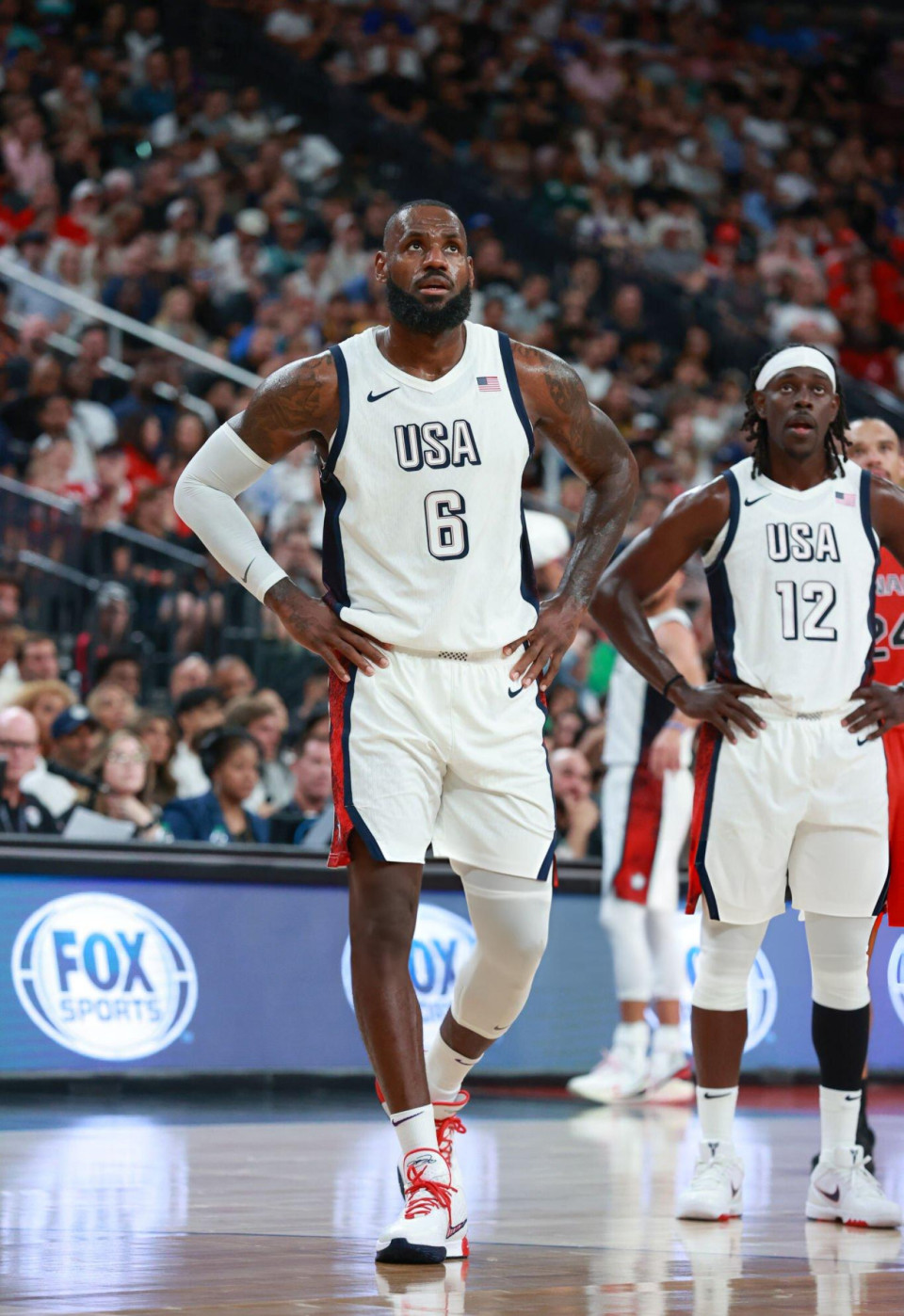 随后他们将前往巴黎参加奥运会,詹姆斯能否带队夺得金牌呢?