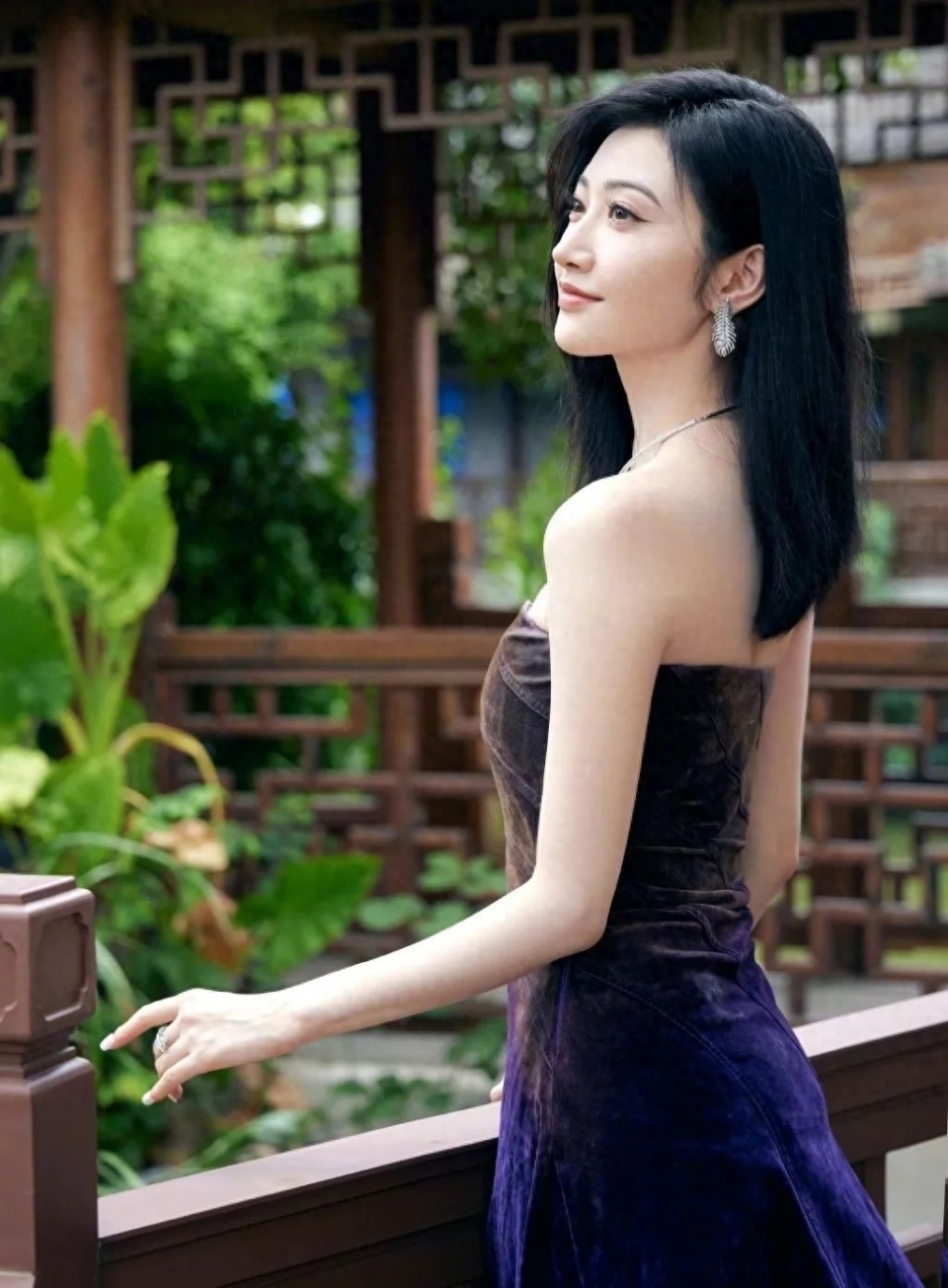 福州这一夜内娱女星个个惊艳景甜扛住了央视镜头闫妮真敢穿