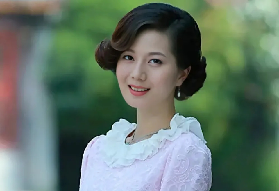 《新生》彭杨:单亲家庭长大,因于馨出圈,母亲离世太心痛,37岁不惧单身