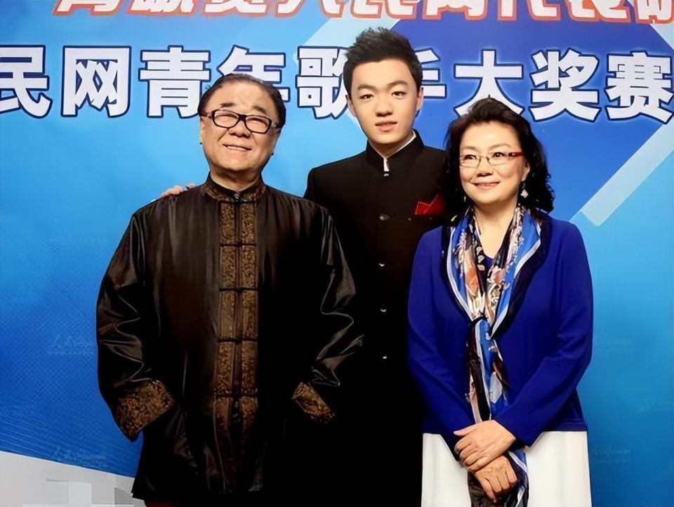 金铁霖遗孀马秋华:二婚相伴32年,丈夫去世后,她过得如何?