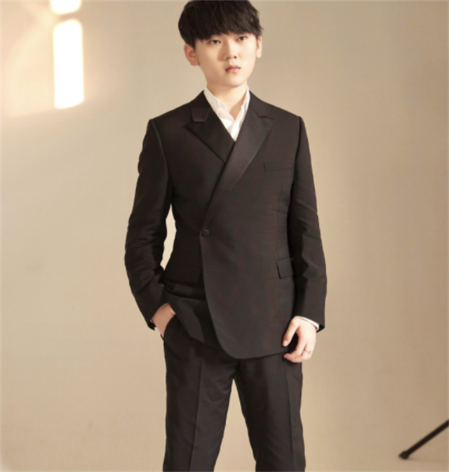 jackeylove除了这个id,还有很多不同外号,比如说"冰