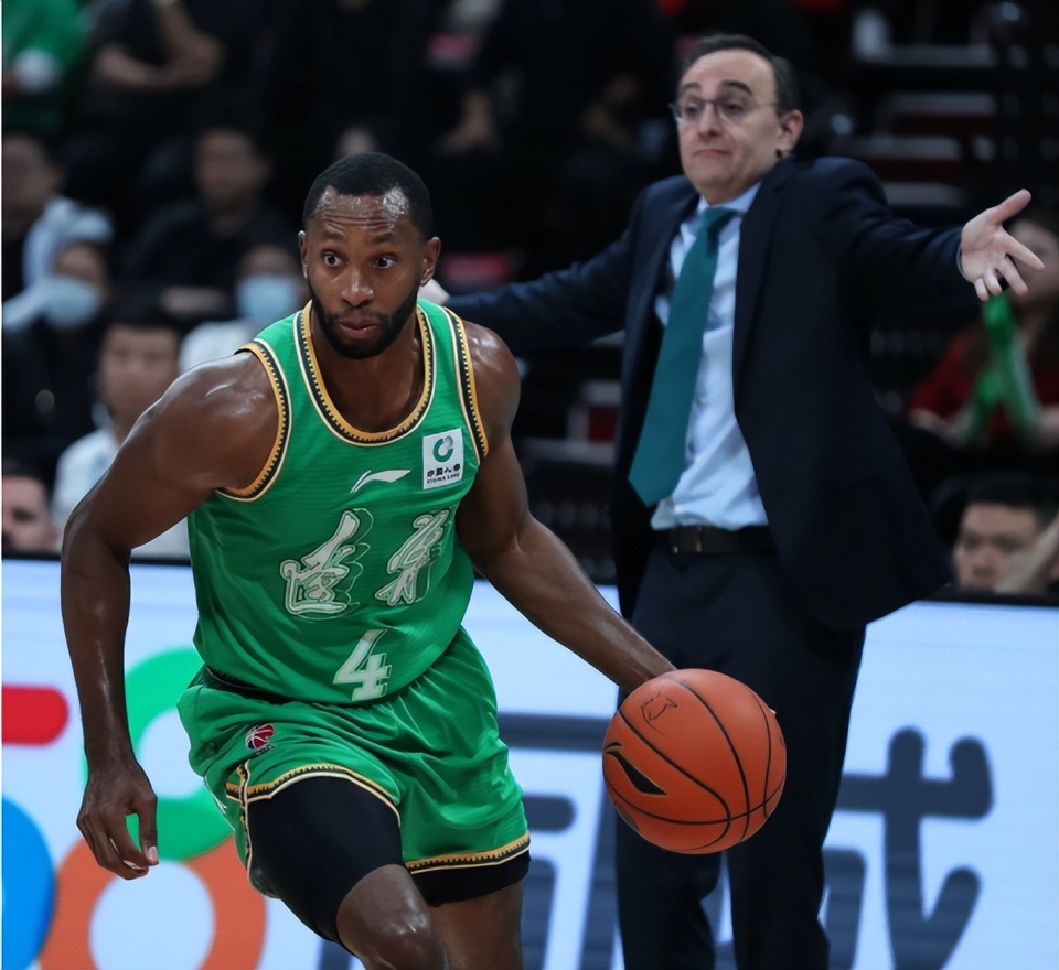 场均18 3 4,辽宁男篮外援核心不满足,弗格放狠话:努力调整自己