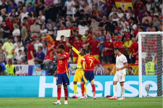 迎来大结局 足球能否"回家"?——欧洲杯决赛前瞻