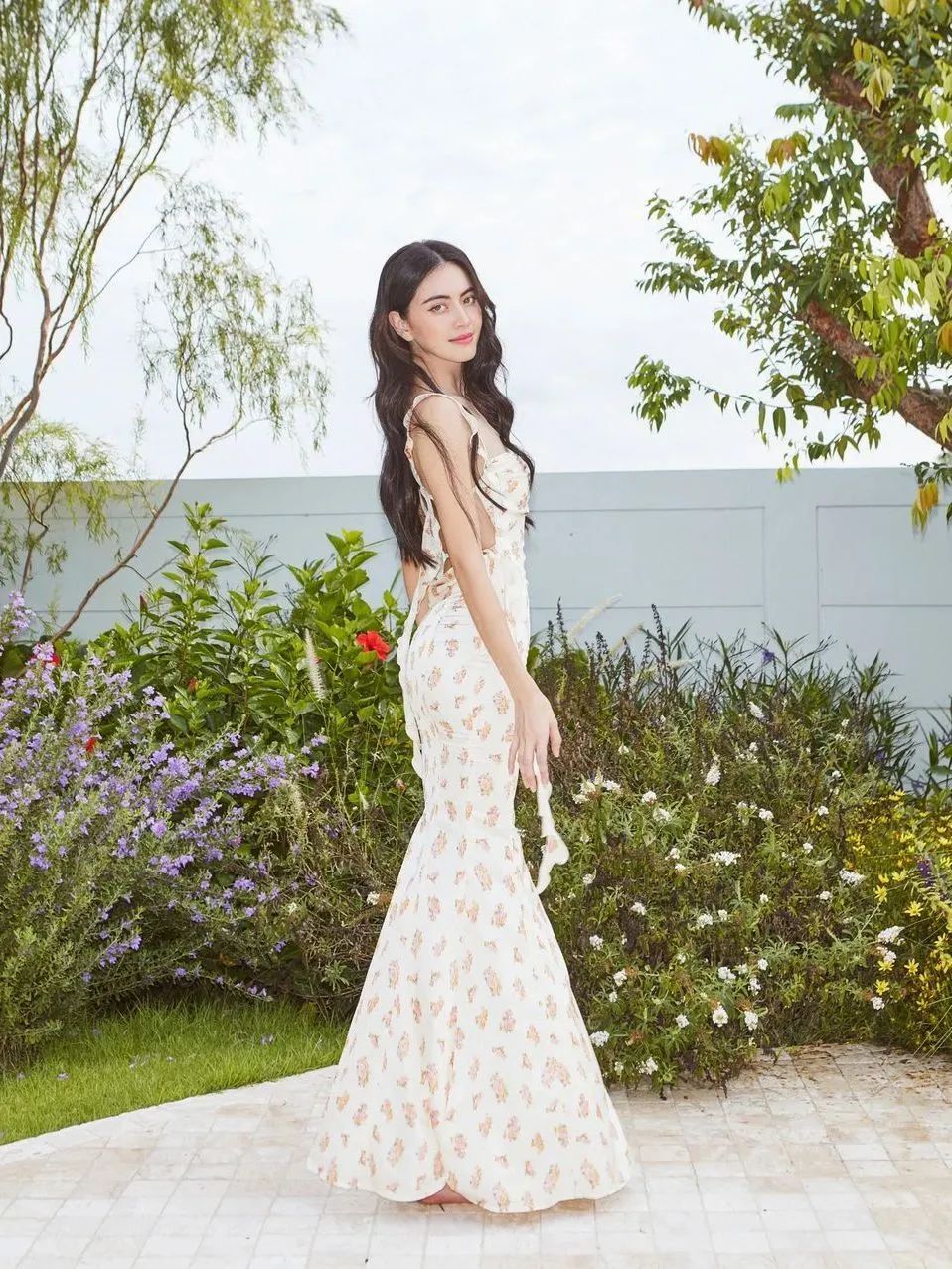 女明星们的花裙子穿搭灵感,适用于所有女孩