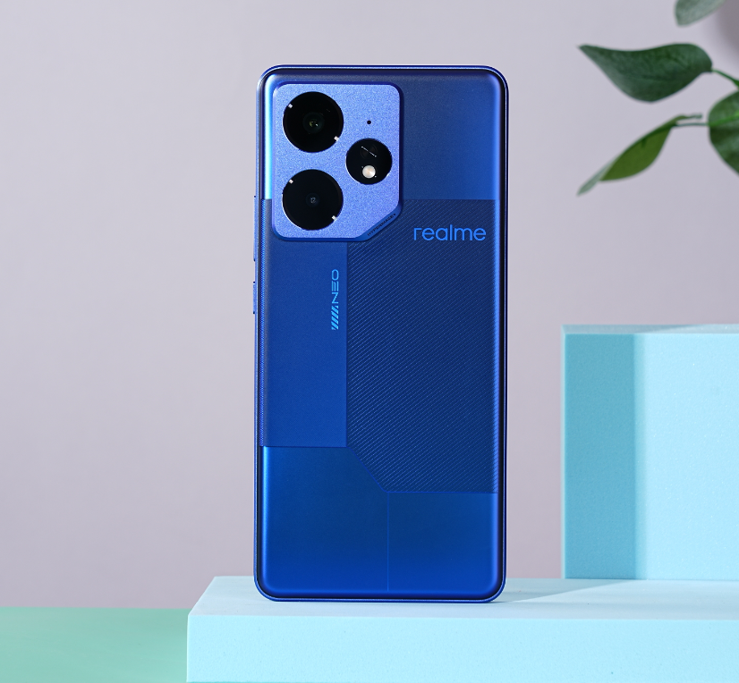 真我“坚决”清仓，16GB+1TB跌至2550元，7000mAh+4nm芯片+IP69防水