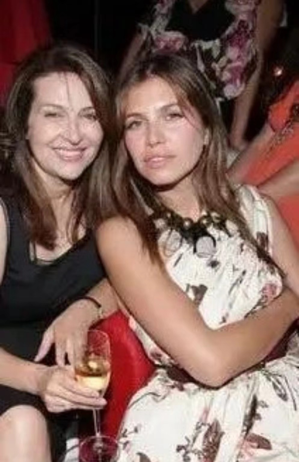 埃琳娜·朱科娃的资料显示