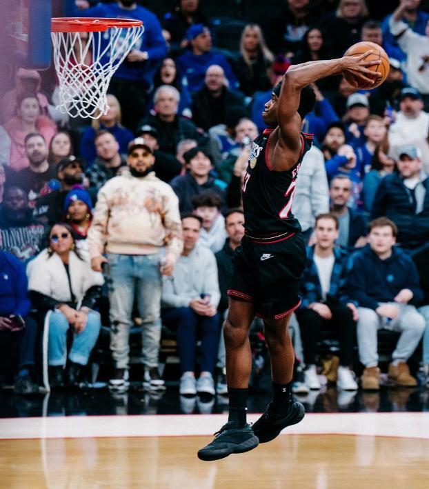 馬克西32分完爆布倫森，唐斯21+11+5盜聖8記三分，尼克斯大勝76人 - 