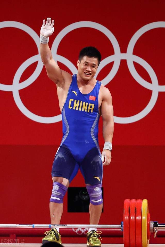 以吕小军80公斤左右的体重,让他升到89公斤级几乎是天方夜谭.