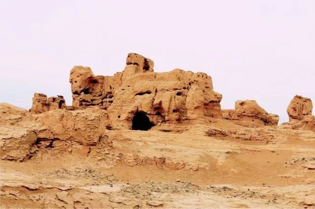 沙漠中的辉煌王国玉石之路的神秘起点且末