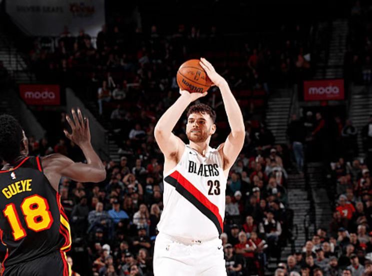 楊瀚森避免三天三戰！夏普砍24+9帶隊逆轉老鷹，特雷楊交易虧大了！