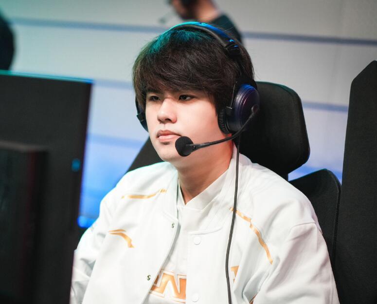 rng下路组合职业态度有问题lwx一周训练5场小明只有3场