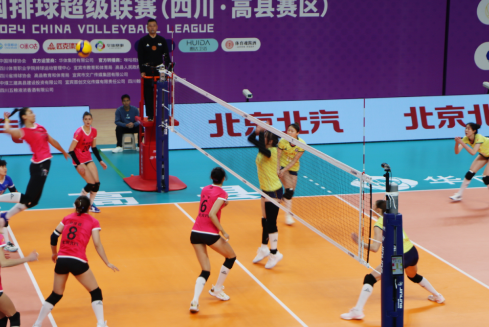 天津女排主攻捉襟见肘,李盈莹还得继续坚持