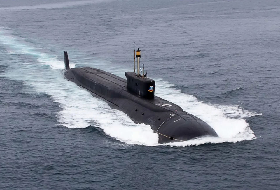 俄罗斯不能倒下,俄军二十艘核潜艇镇守大洋:约束美国的肆无忌惮_腾讯