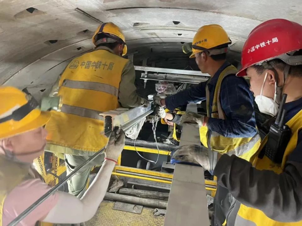 济南轨道交通3号线二期工程实现全线“电通”_腾讯新闻