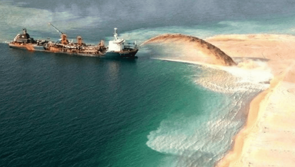 美军当保镖,菲舰闯黄岩岛,有动武迹象,中国是时候部署远程火炮_腾讯