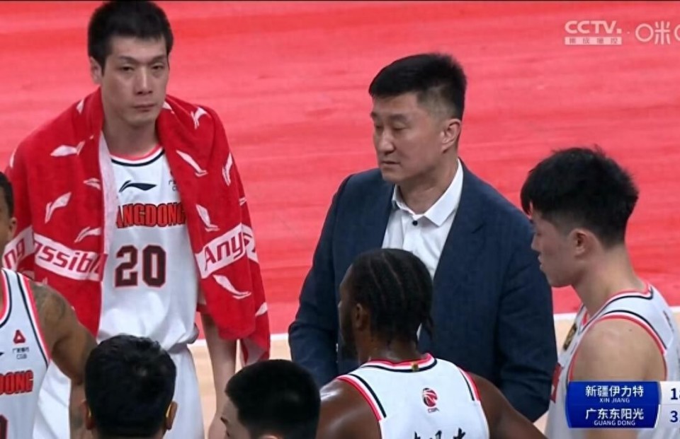 正式签约！广东男篮锁定2米11天才中锋，18岁小将或成未来内线核心！