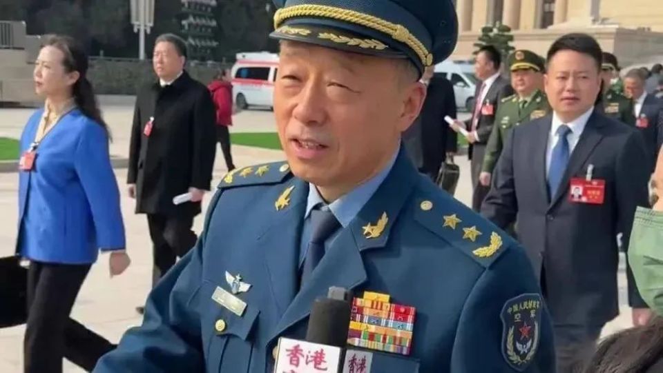 解放军空军副司令员披露轰20很快就能面世不存在技术瓶颈