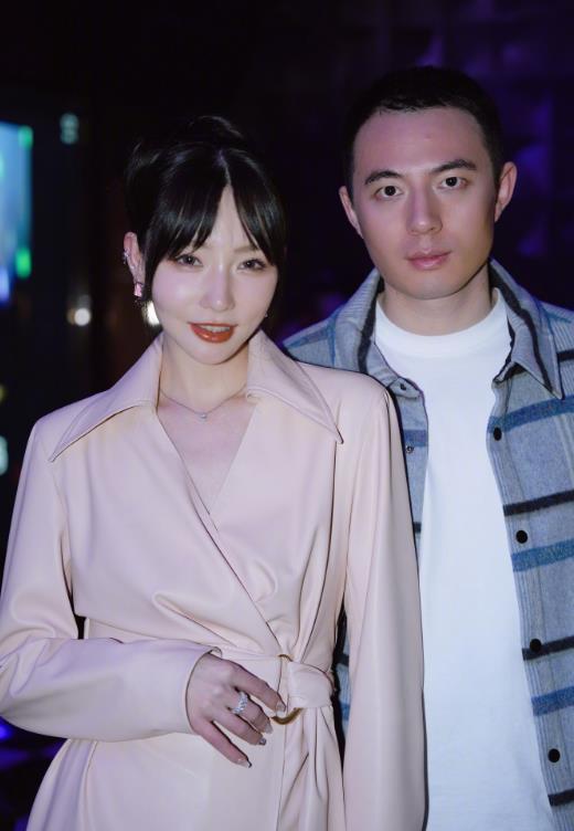 高晓松前妻夕又米庆生,15岁女儿送上万礼物,婆婆给大红包好幸福_腾讯