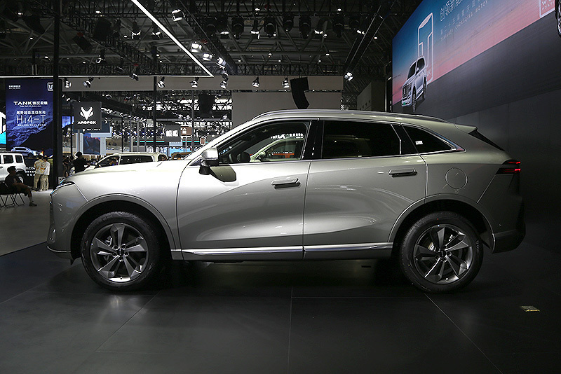 18万元 魏牌新款摩卡dht-phev亮相2023重庆车展_腾讯新闻