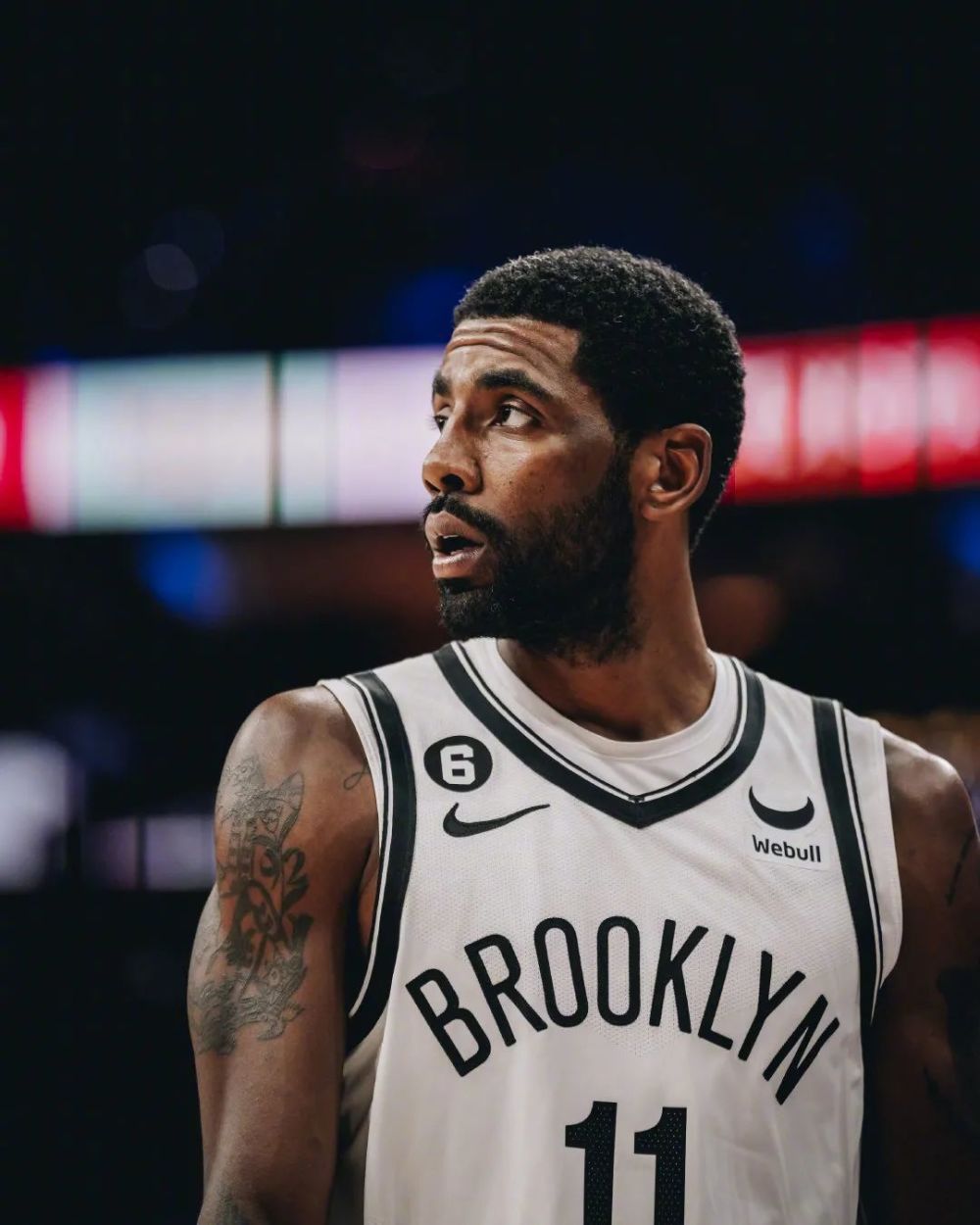 篮网想赢球,就别让欧文站底角了_腾讯新闻