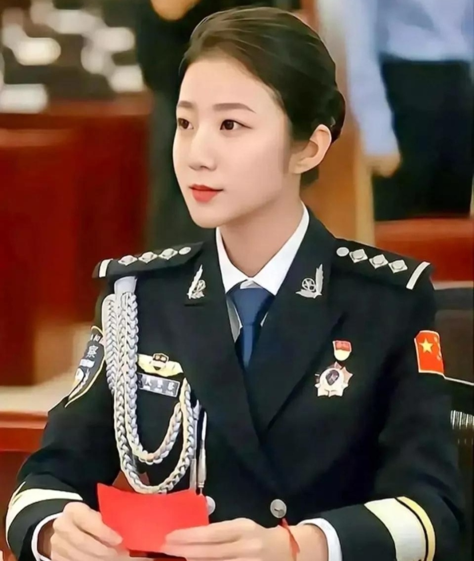 张某瑜确实漂亮，为何犯法的吕总没受到处罚，而她却万劫不复？_腾讯新闻