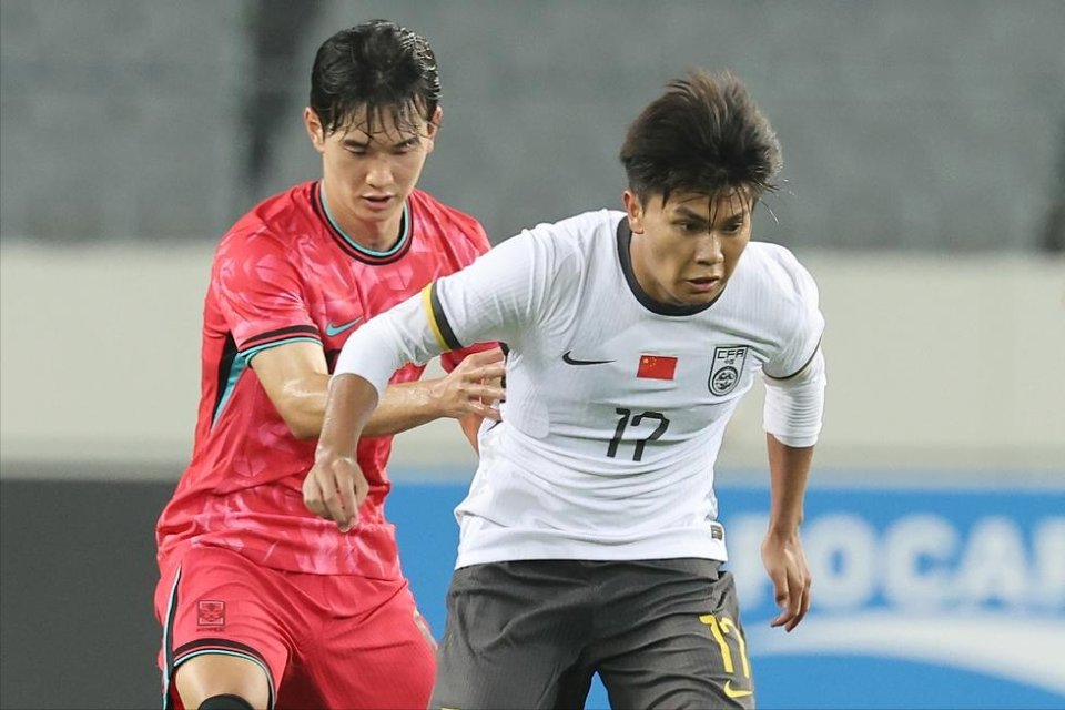 东亚杯！0-3，中国完败给韩国，惨遭开门黑，全场0射正，颜面尽失