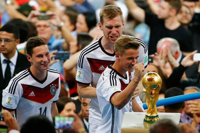 德国足协决定国家队改穿nike球衣被指不爱国元芳你怎么看