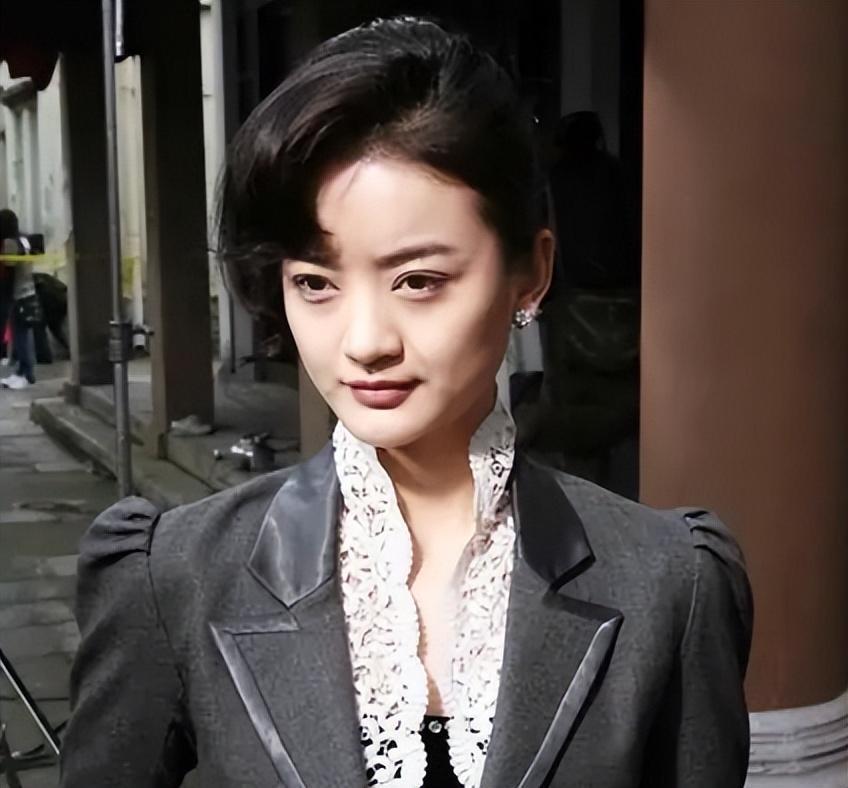 朱杰:和胡歌是同学,貌美如花从不炒作,丈夫位列全球亿万富豪榜