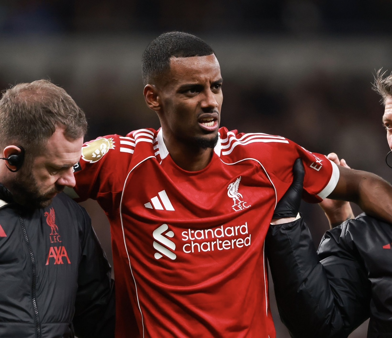 足壇一夜動態：伊薩克接受手術！薩拉赫非洲杯絕殺 皇馬前鋒租借里昂