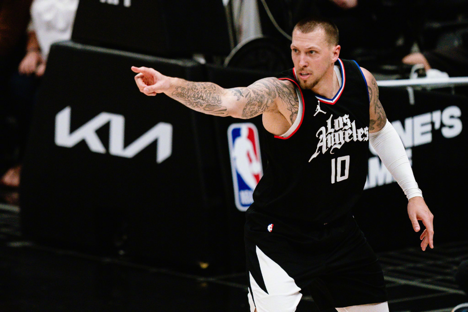 西班牙俱乐部巴塞罗那,土耳其俱乐部费内巴切,希腊俱乐部帕纳辛纳科斯