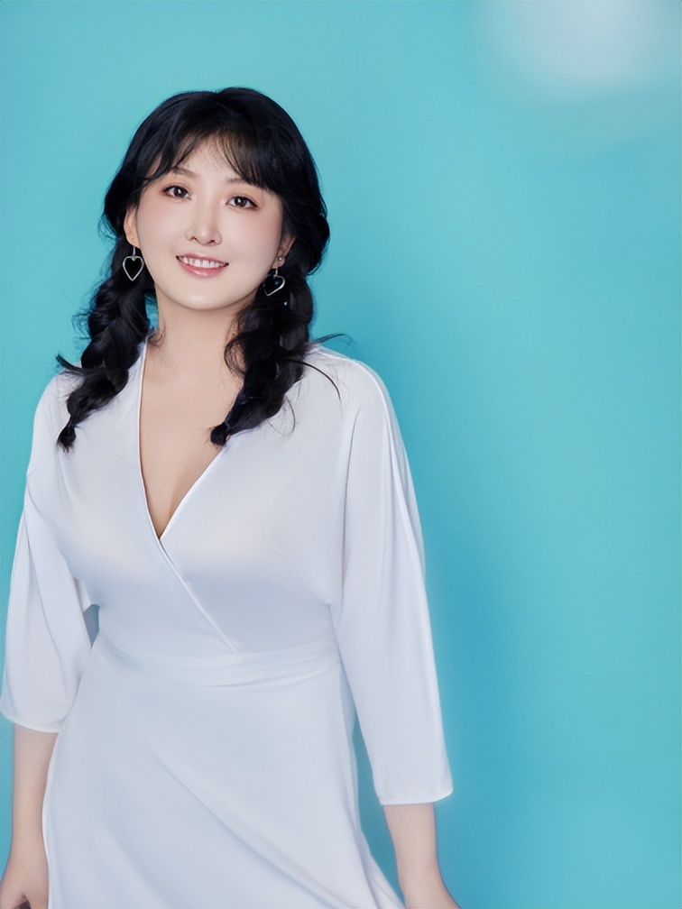 《蜜語紀》她長得胖嘟嘟也不影響美，劇中八卦氣人，戲外很討喜 - 