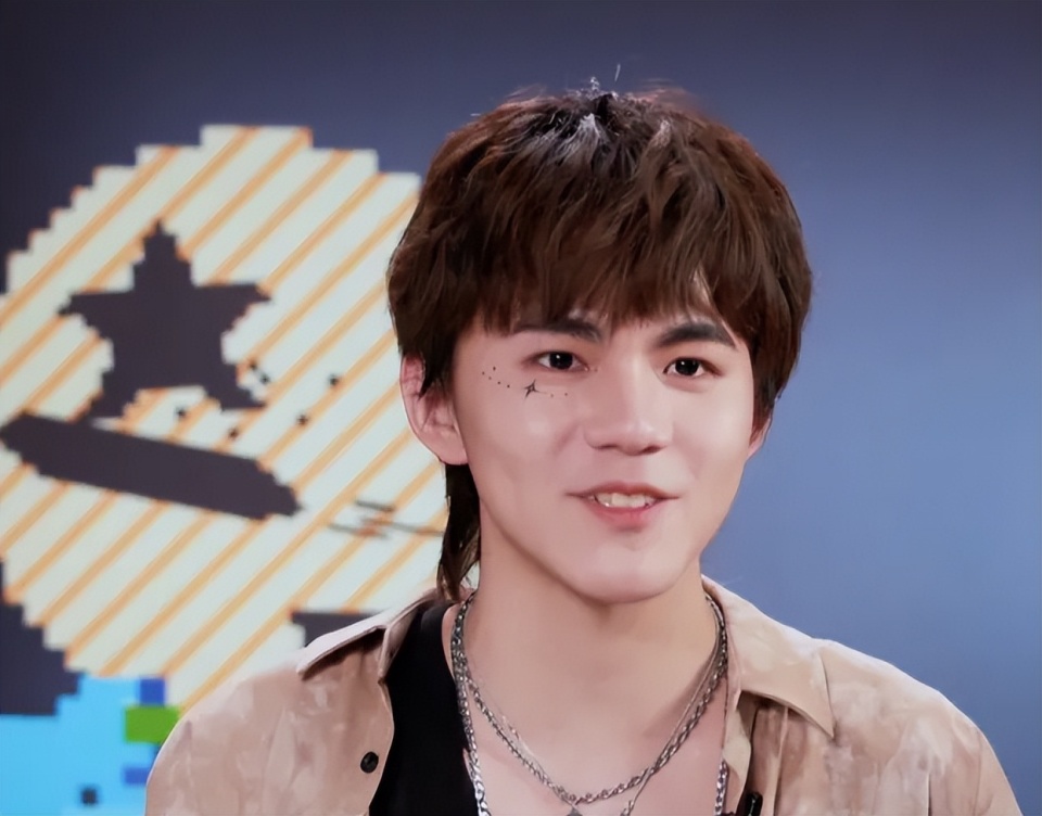 eStar诺言深夜放瓜，去创造营是自愿，曾认为其他边路都不如自己_腾讯新闻