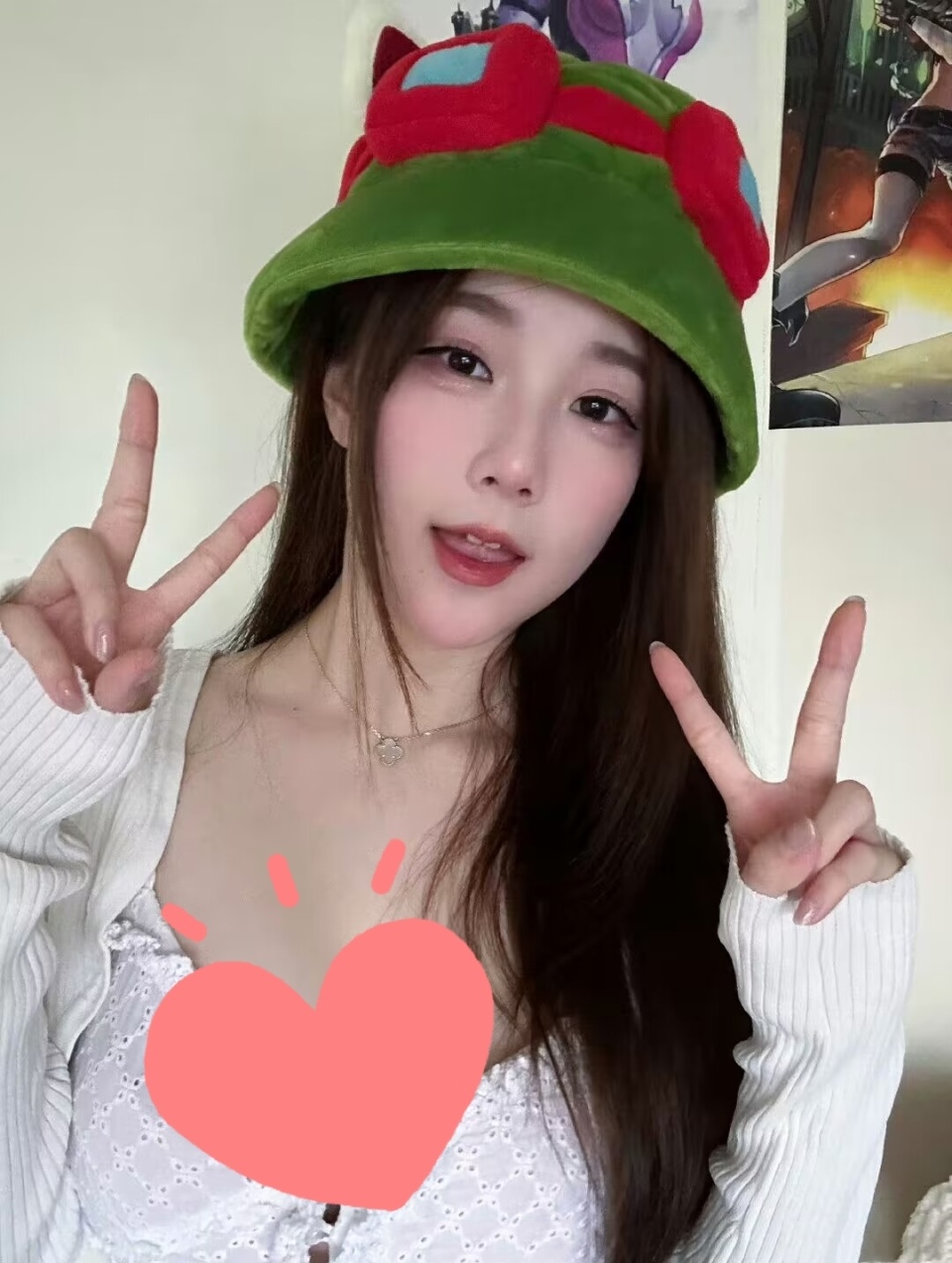 结语:作为一名海外中文流解说,kitty在lpl的人气,比骆歆,小钰等人还要