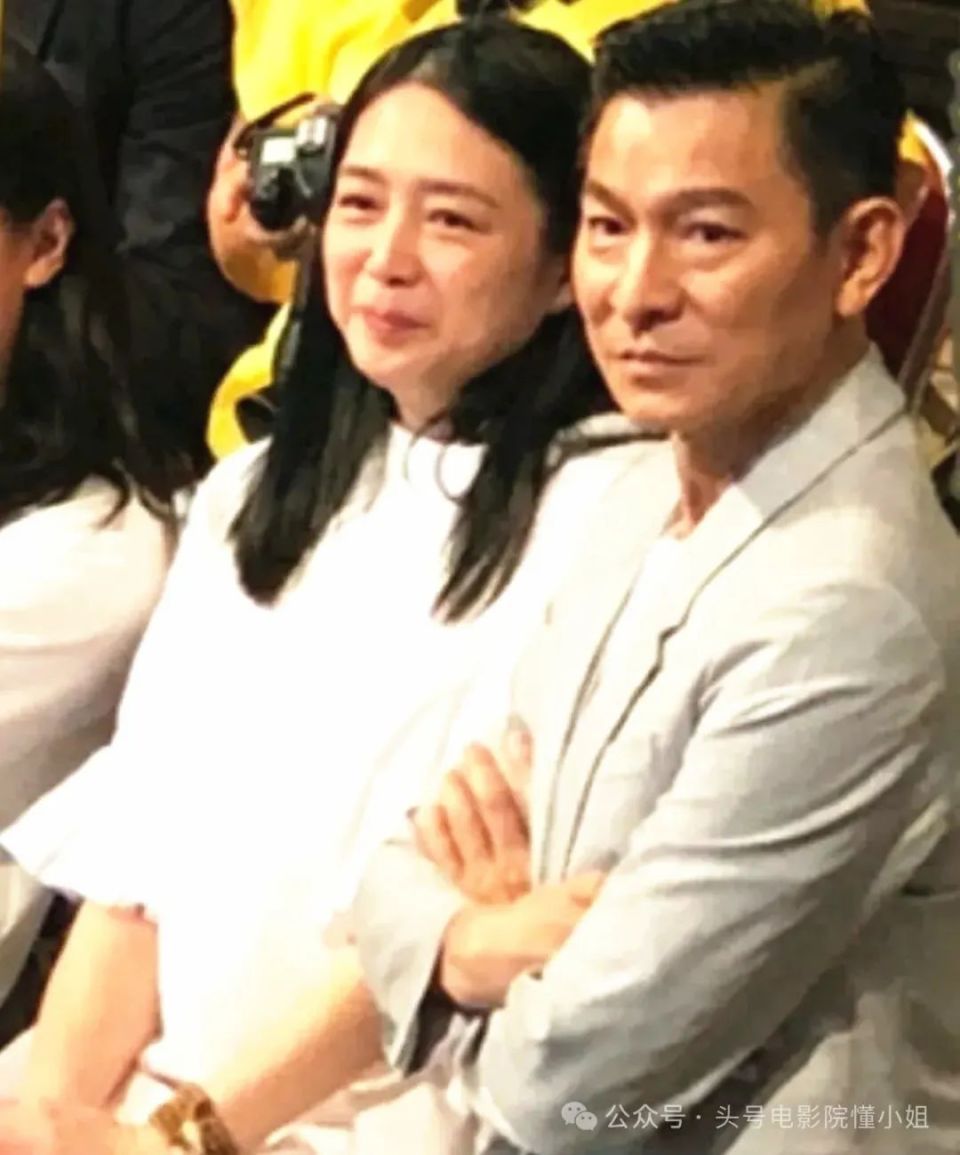 極目新聞：澳門今期開獎結(jié)果開獎劉德華私密愛稱泄露，一個字好甜！58歲朱麗蒨和12歲女兒現(xiàn)身個唱