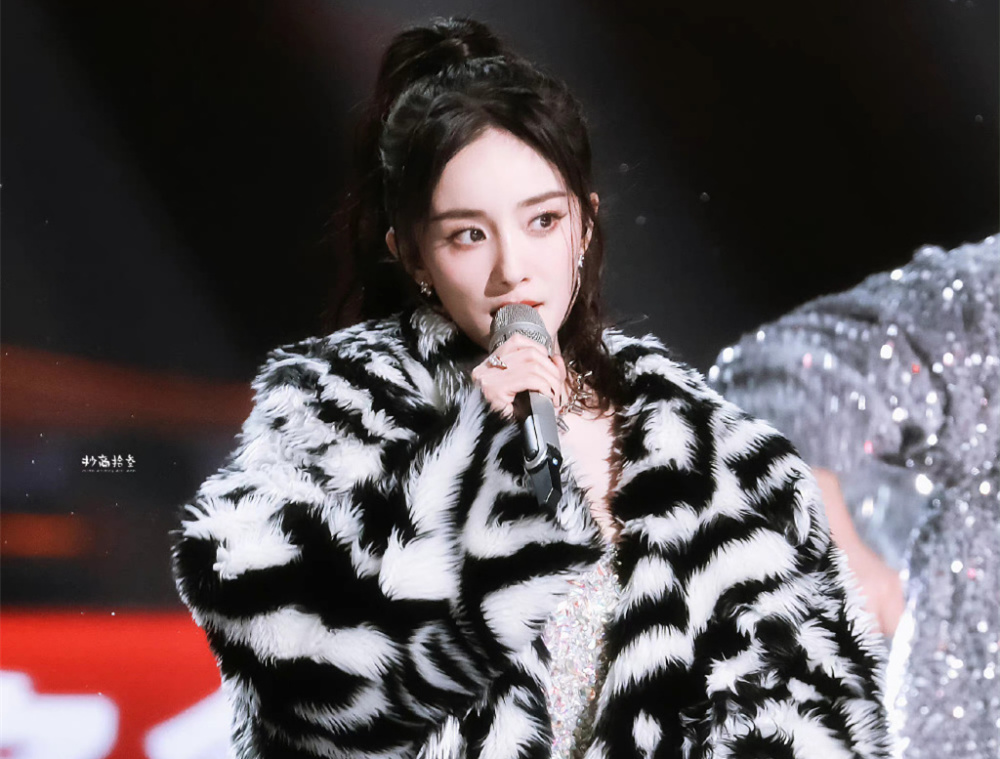 也论跨年晚会杨幂遭遇的"性凝视",杨幂平台和观众,到底谁错了_腾讯